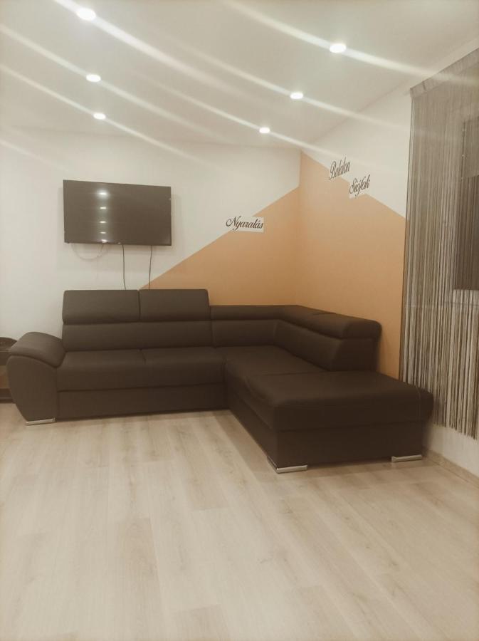 Magnolia Apartman Lägenhet Siófok Exteriör bild