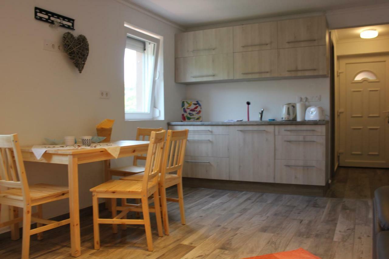 Magnolia Apartman Lägenhet Siófok Exteriör bild